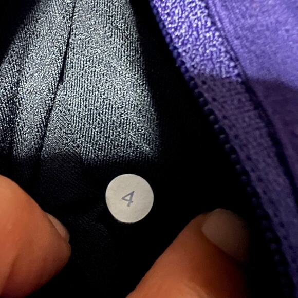 Lululemon In Stride Jacket Womens 4 Full Zip Purple Thumbholes ** - Picture 6 of 7